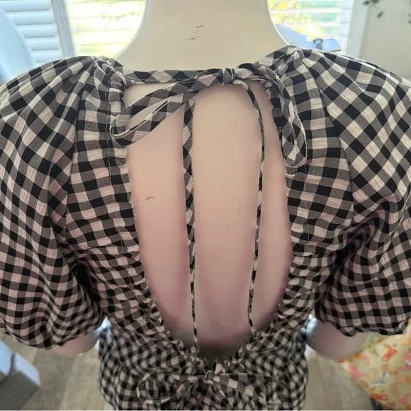 Topshop Black and White Checkered Top with Open Back - Picture 4 of 4